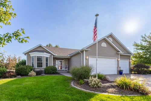 414 Fence Line Dr, Blue Grass, IA, 52726-9445 | Card Image