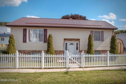 418 W 5th St, Mount Carmel, PA, 17851-1819 | Card Image