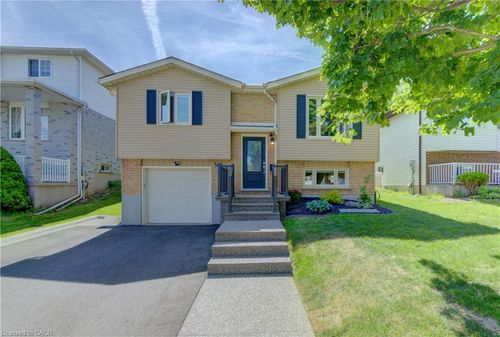 143 Dawn Cres, Cambridge, ON, N3C3X3 | Card Image
