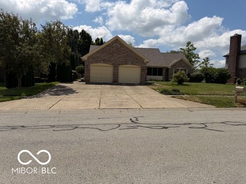 1019 Mount Vernon Dr, Greenwood, IN, 46142-4718 | Card Image