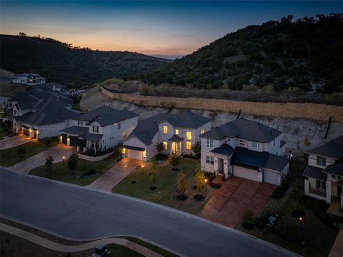 219 Baldovino Skwy, Lakeway, TX, 78738-6218 | Card Image