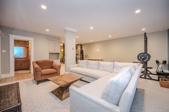 35 Queen St, House other with 7 bedrooms, 4 bathrooms and 2 parking in Guelph ON | Image 33