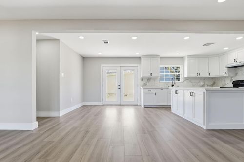 301 Brown Dr, Texas City, TX, 77591-3335 | Card Image