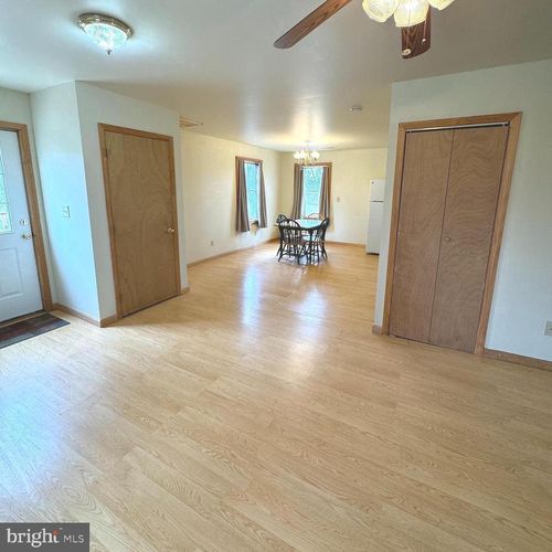 6173 Back Rd, MAURERTOWN, VA, 22644-2041 | Card Image