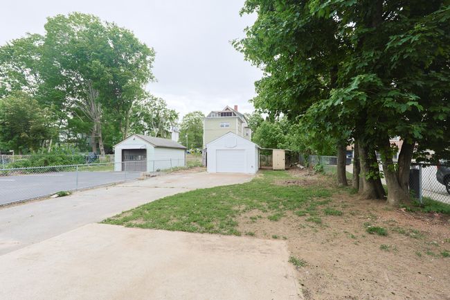 32 High St, House other with 4 bedrooms, 2 bathrooms and 4 parking in Killingly CT | Image 25