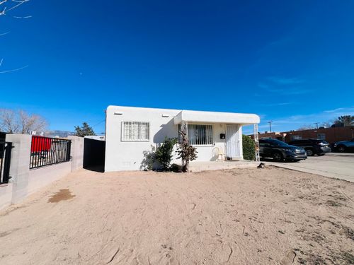 636 San Pedro Dr Se, Albuquerque, NM, 87108-1586 | Card Image
