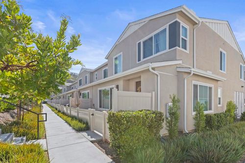 332 Sweet Pl, Fallbrook, CA, 92028-6549 | Card Image