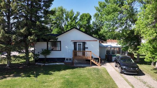 139 West Harker Avenue, Magrath, AB, T0K1J0 | Card Image