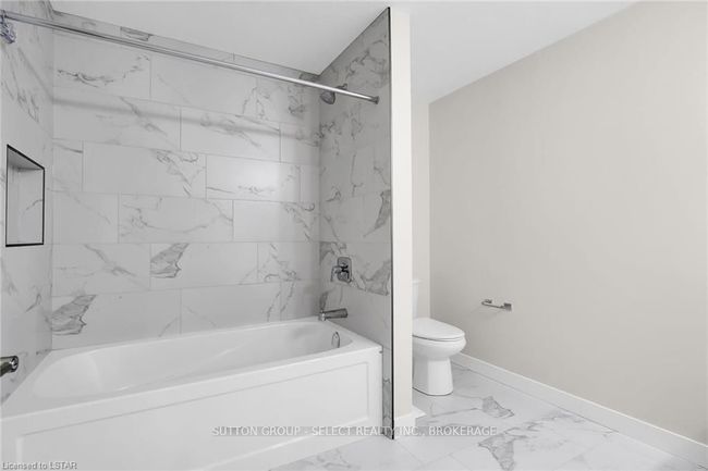 6849 Royal Magnolia Ave, House attached with 4 bedrooms, 4 bathrooms and 1 parking in London ON | Image 9
