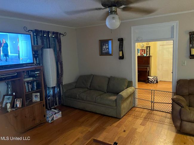 LivingRoom(2)-Fairchilds | Image 10