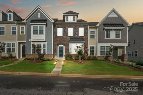 925 Cobbled Way, Fort Mill, SC, 29715-2540 | Card Image