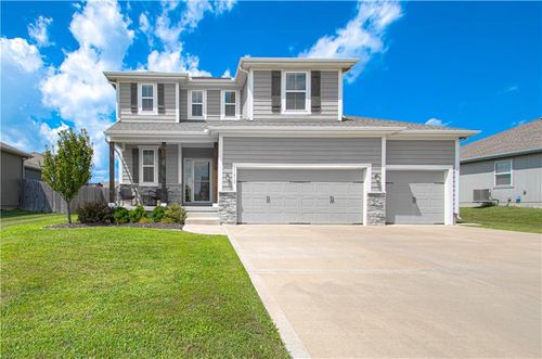 31812 W 172nd St, Gardner, KS, 66030-9181 | Card Image