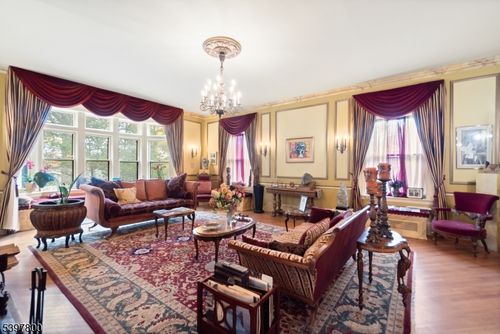 90 Gregory Ave, West Orange, NJ, 07052-4713 | Card Image