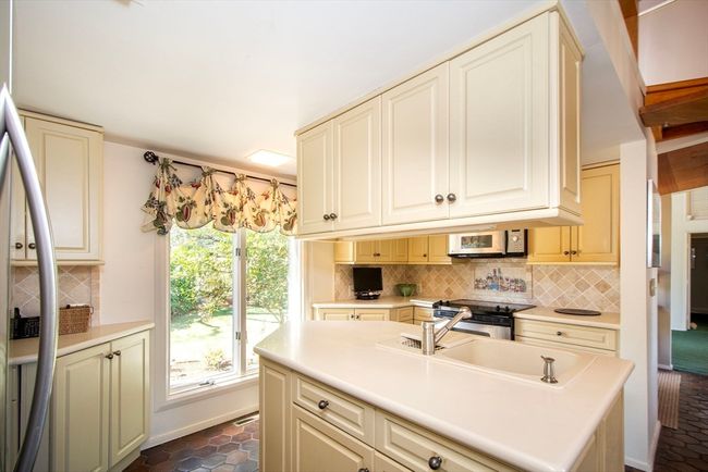 79 Myles View Dr, House other with 4 bedrooms, 3 bathrooms and 8 parking in Duxbury MA | Image 6