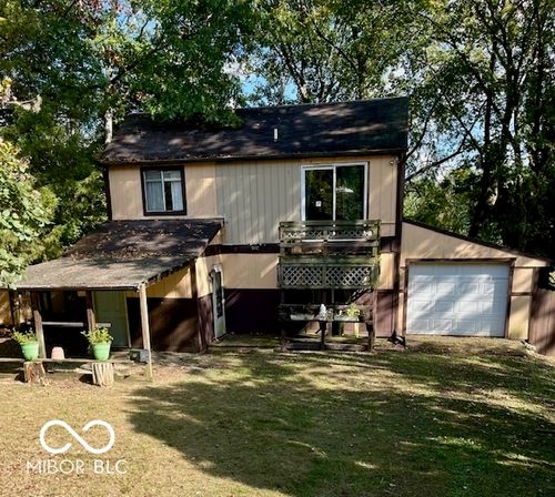 2733 Coventry Gardens Dr, North Vernon, IN, 47265-8720 | Card Image