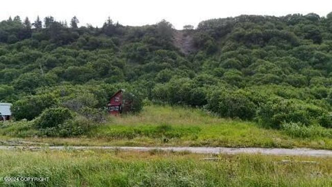 Beach and Cabin | Image 33