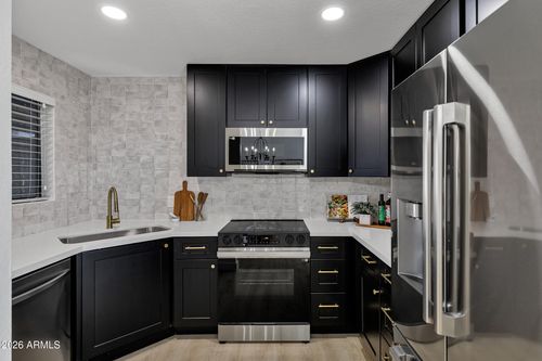 228-4201 N 20th St, Phoenix, AZ, 85016-5483 | Card Image