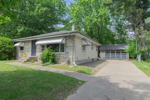 1751 Larpenteur Ave E, Maplewood, MN, 55109-4610 | Card Image