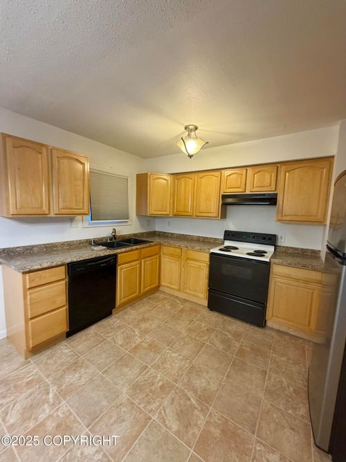 1-2810 W 33rd Ave, Anchorage, AK, 99517-2201 | Card Image