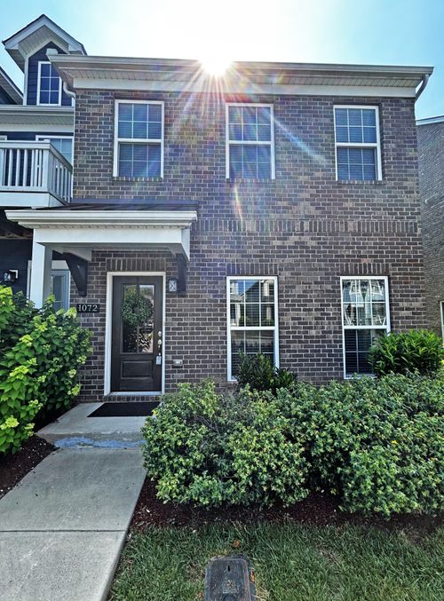 1072 Emery Bay Cir, Hendersonville, TN, 37075-4780 | Card Image