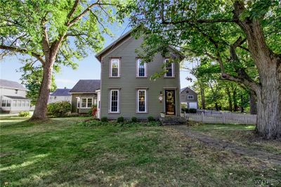 10685 South Park Avenue, House other with 5 bedrooms, 2 bathrooms and null parking in Clarence NY | Image 1