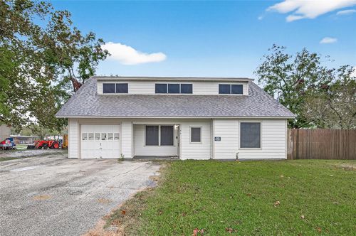 610 E Houston St, Highlands, TX, 77562-2820 | Card Image