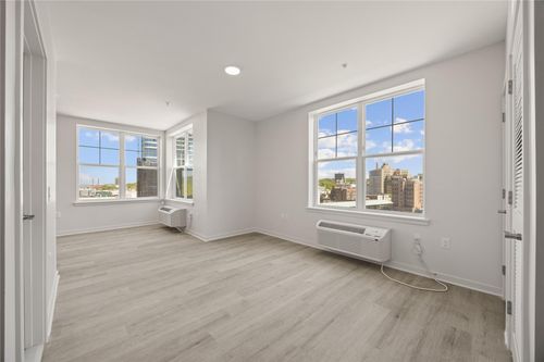 112-56 Prospect St, Yonkers, NY, 10701-3523 | Card Image