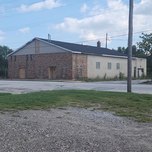 525 W 11th Ave, Gary, IN, 46402-2803 | Card Image