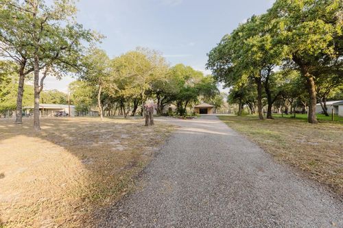 122 Montesito Ln, Floresville, TX, 78114-4401 | Card Image