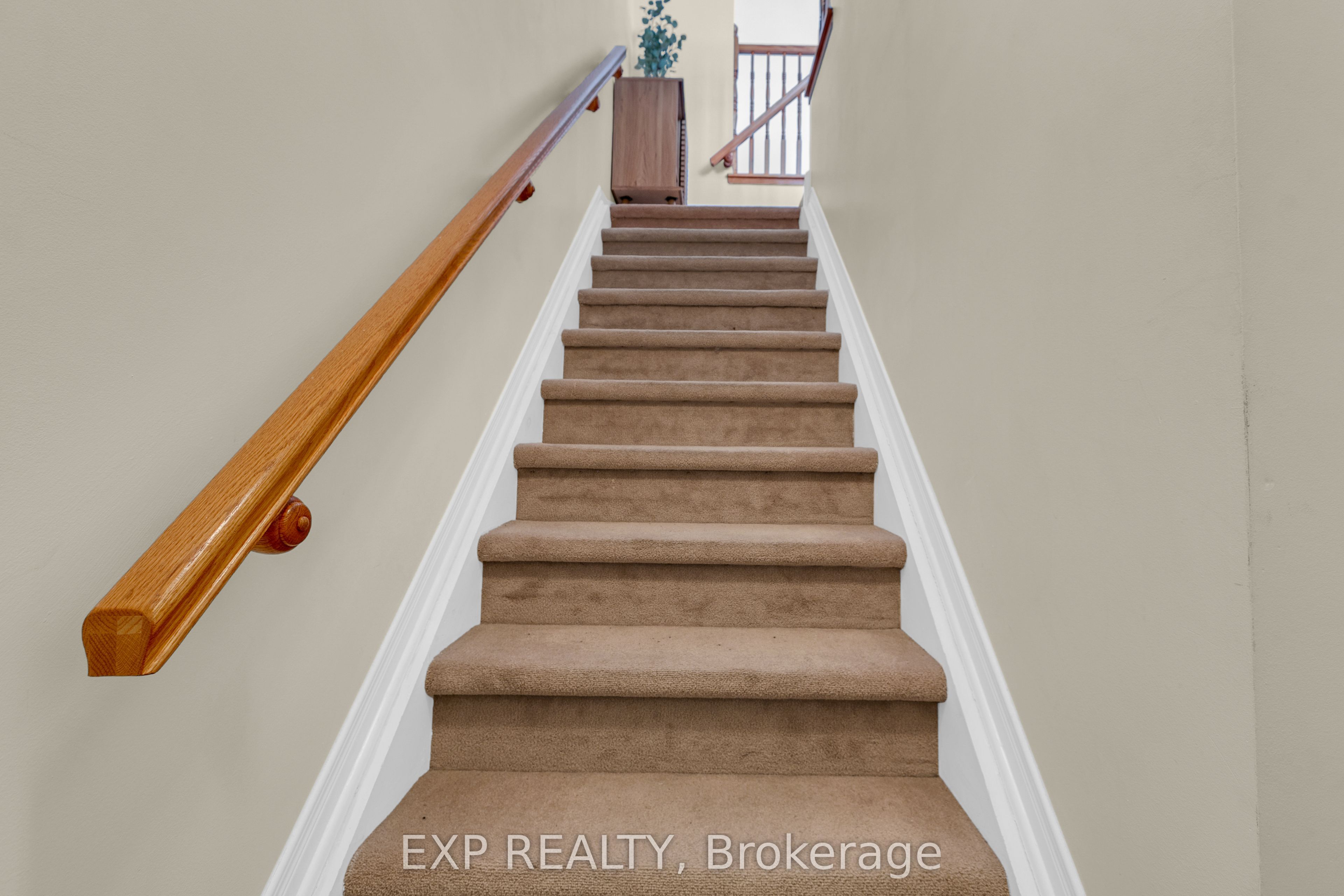 Residential in Hunt Club - South Keys and Area 3
