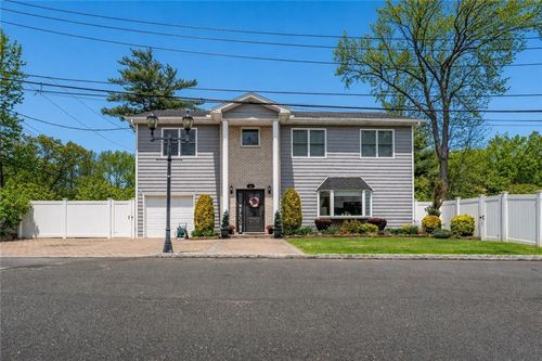 305 Woodvale Avenue, Staten Island, NY, 10309 | Card Image