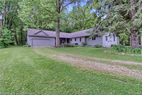 21605 Otter Rd, Belleville, MI, 48111-9665 | Card Image