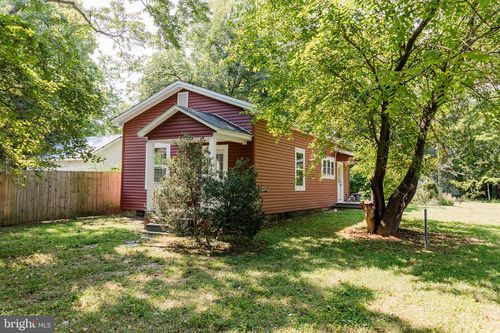 140 S Main St, BOWLING GREEN, VA, 22427-9425 | Card Image