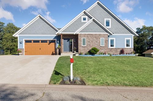 487 Northern Lights Dr, Prescott, WI, 54021-7476 | Card Image