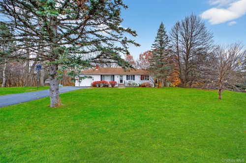 31 Reservoir Rd, Wallkill, NY, 12589-4014 | Card Image