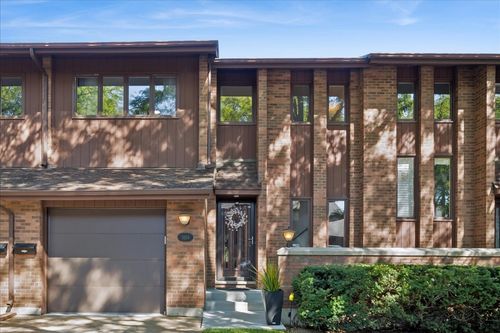 1018 Rene Ct, Park Ridge, IL, 60068-2072 | Card Image