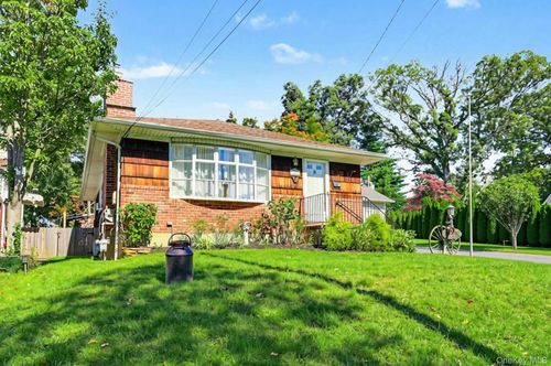 112 North Street, Oyster Bay, NY, 11560 | Card Image