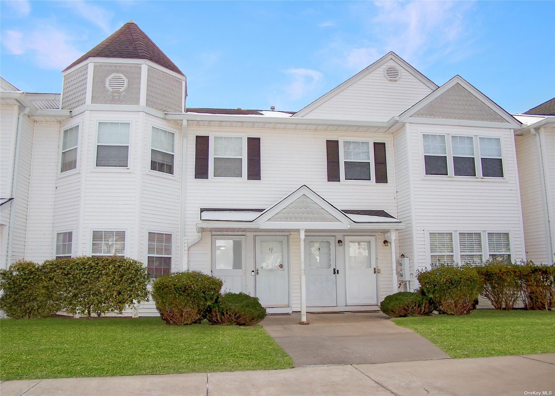 Country View Ln, Middle Island, NY 11953