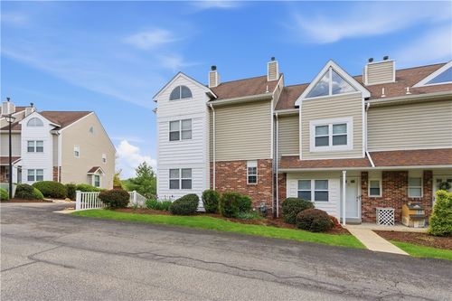 137 Old Village Ln, Bethel Park, PA, 15102-3261 | Card Image