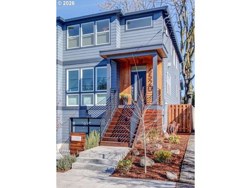 6520 Ne Grand Ave, Portland, OR, 97211-3054 | Card Image