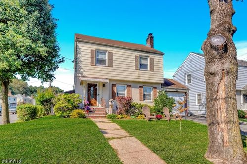 494 Whitewood Rd, Union, NJ, 07083-8202 | Card Image
