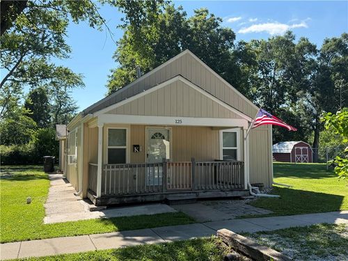 125 Walnut St, Pleasant Hill, MO, 64080-1631 | Card Image