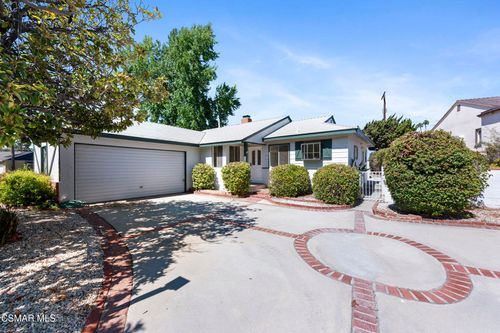 8333 Broadacre Dr, Sun Valley, CA, 91352-3606 | Card Image