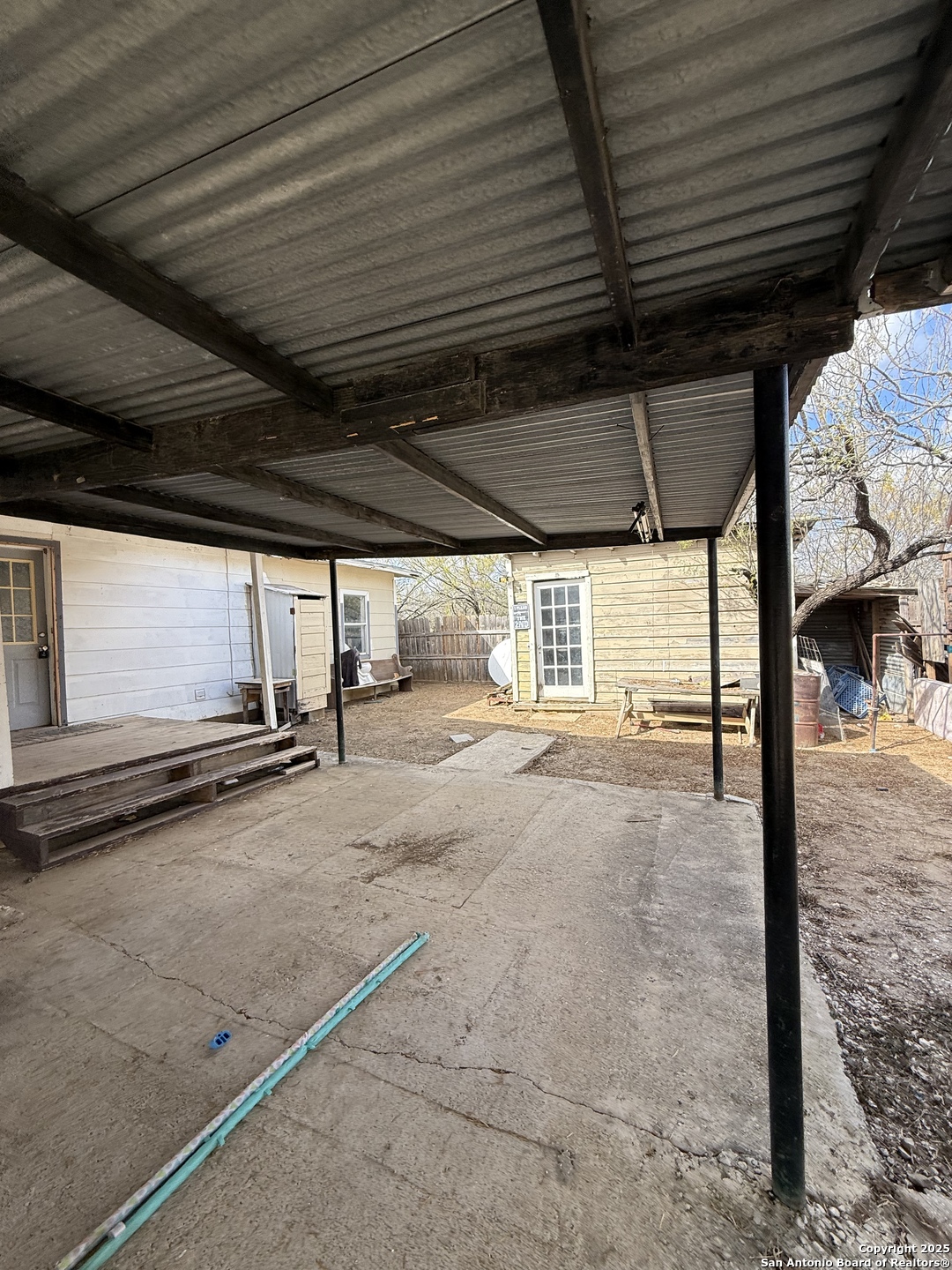 Residential in Carrizo Springs 4