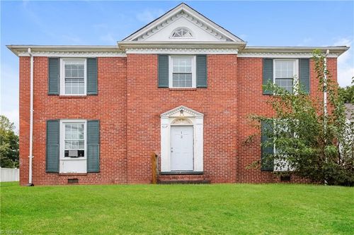 517 Willow Street, Mount Airy, NC, 27030 | Card Image