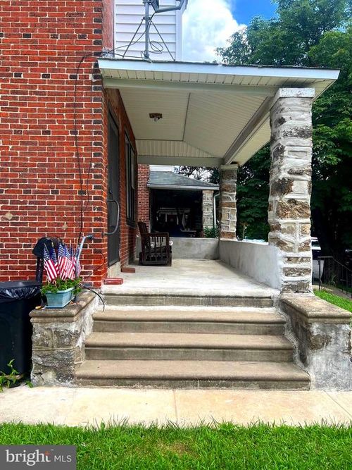 401 Friendship St, PHILADELPHIA, PA, 19111-3907 | Card Image