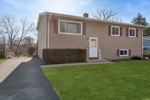 36615 N Streamwood Dr, Gurnee, IL, 60031-1340 | Card Image