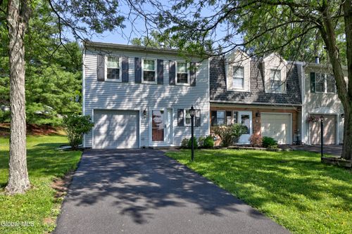 7 Bridgewood Ln, Watervliet, NY, 12189-3450 | Card Image
