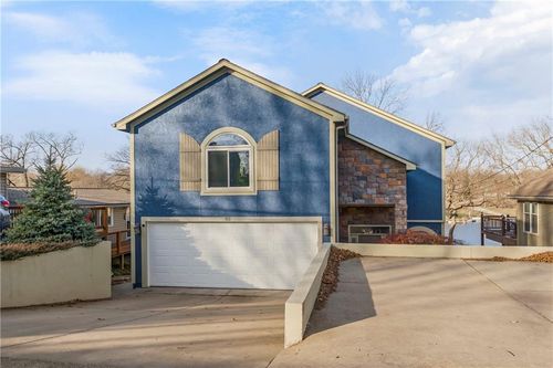 83 Beach Dr, Lake Tapawingo, MO, 64015-9686 | Card Image