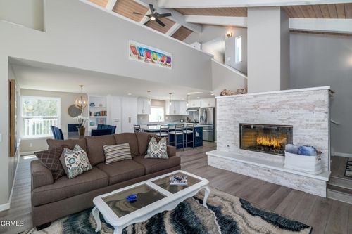 117 Santa Cruz Ave, Oxnard, CA, 93035-4354 | Card Image